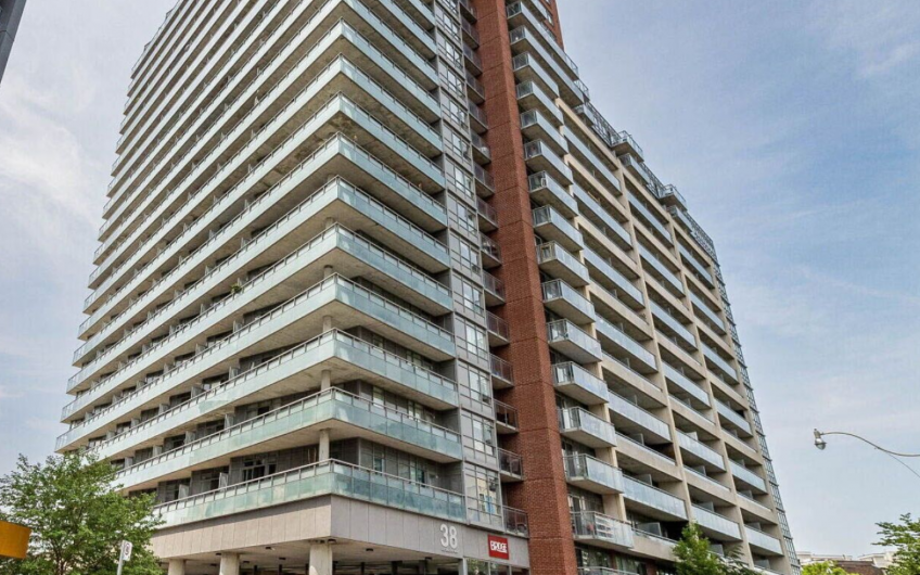 JOE SHUSTER FLEX PLUS ROOM FOR RENT / CN TOWER VIEW